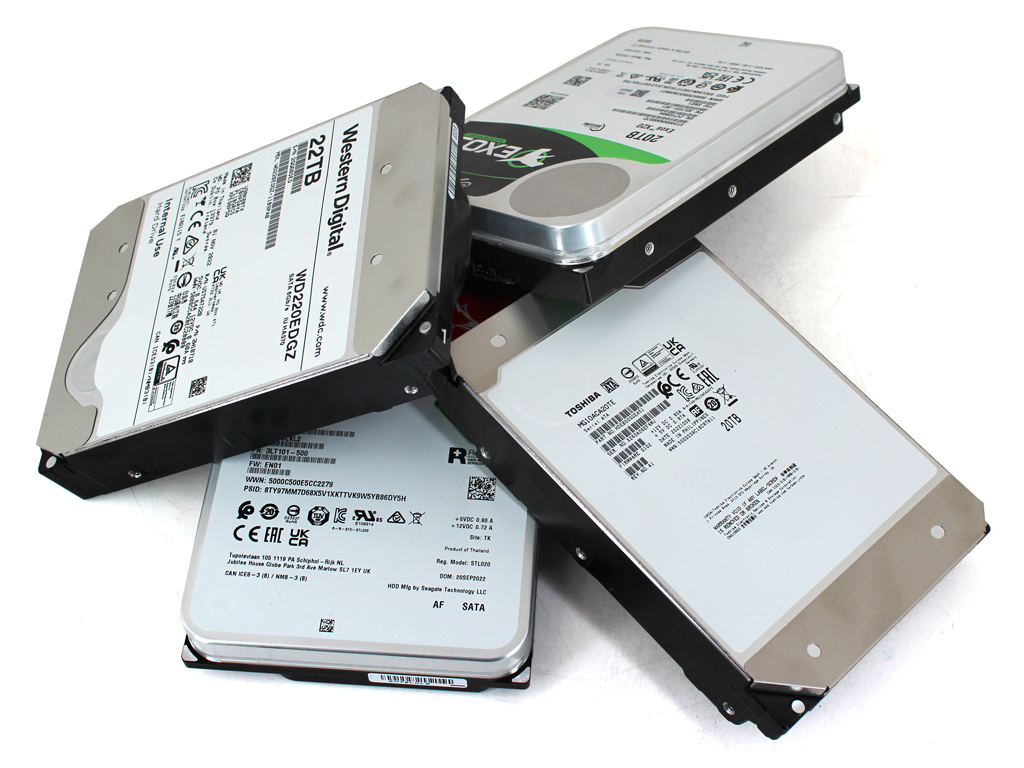 Fünf SATA-HDDs mit 20 und 22 TB im Test.