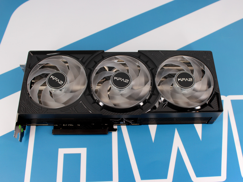 KFA2 GeForce RTX 5070 Ti 1-Click OC im Test.