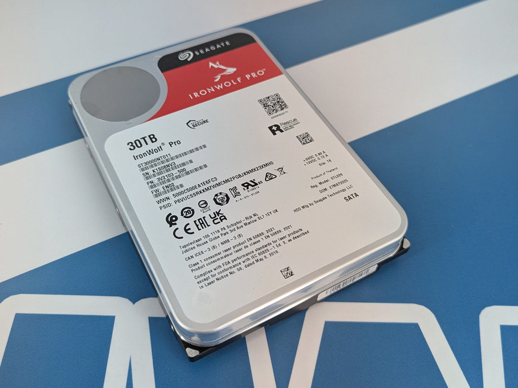 Seagate IronWolf Pro NAS HDD, 30 TB (Vorderseite).