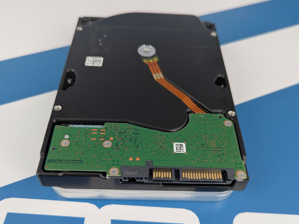Seagate Exos M, 30 TB (Anschlussbereich).