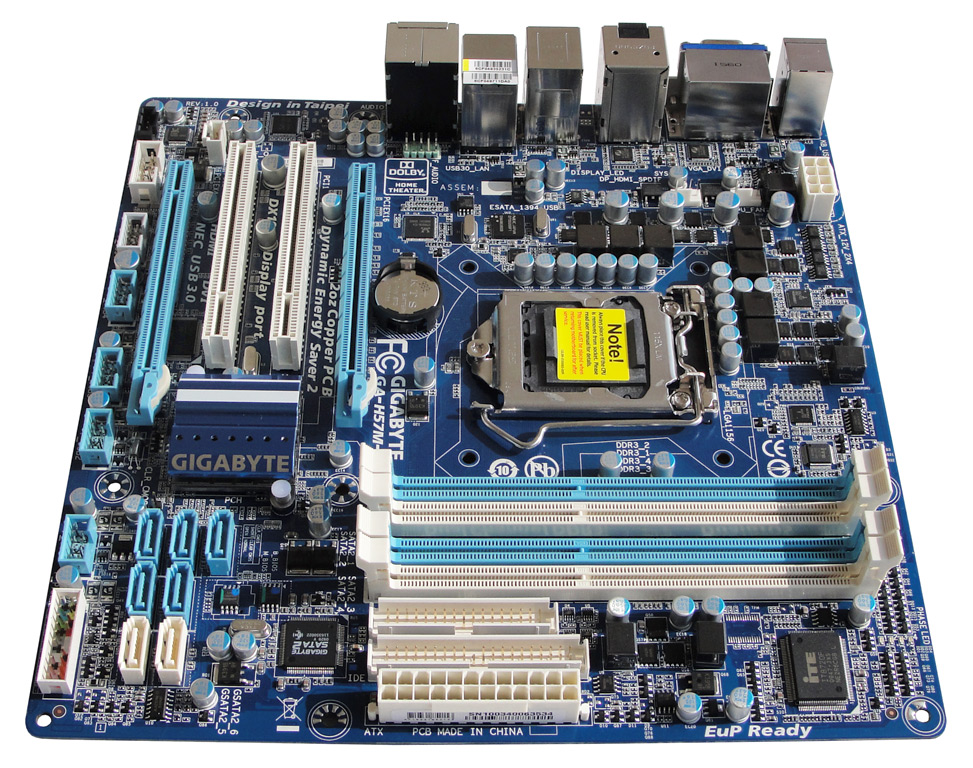 Die beiden Boards (GA-H57M-USB3 links, GA-H55-UD3H rechts) im Überblick.