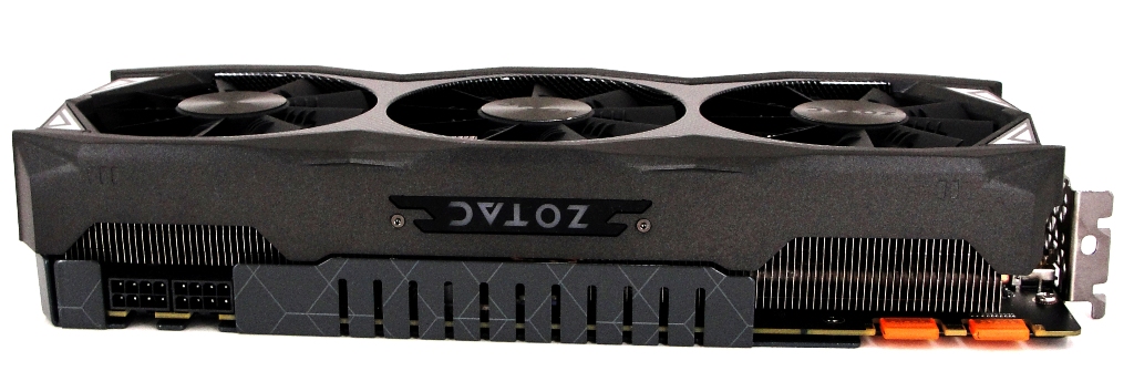 Die ZOTAC GeForce GTX 980 Ti AMP! Extreme von der Seite.