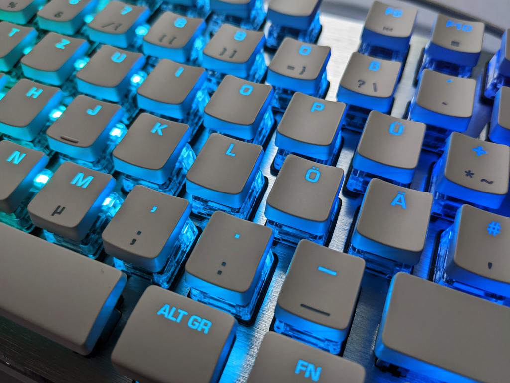 Beleuchtung der Tasten der ROCCAT Vulcan TKL Pro in Aktion.