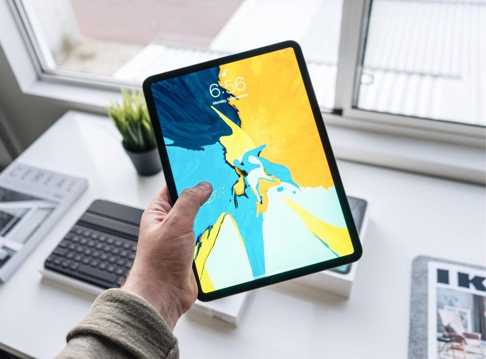 Das Apple iPad Pro der 4. Generation in Aktion (Bildquelle: Unsplash)